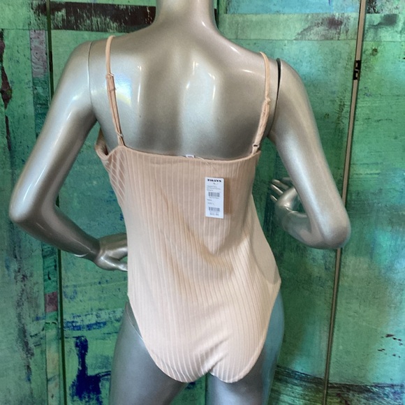 Socialite Peach Cut-out Bodysuit - Picture 5 of 7